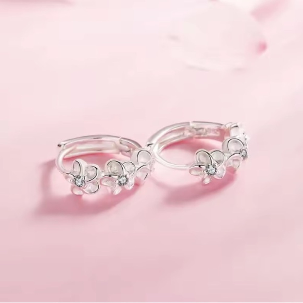 S925 Elegant Silver Needle Floral Hoop Earrings. - Picture 3 of 6